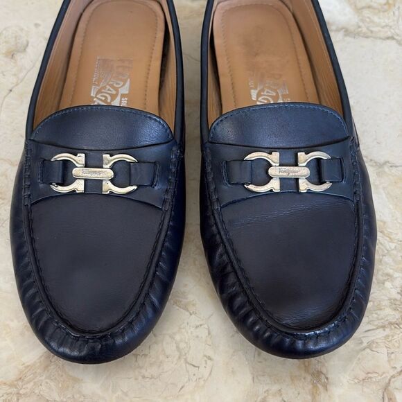 Salvatore Ferragamo Leather Driver with Gancini Ornament - Picture 9 of 16